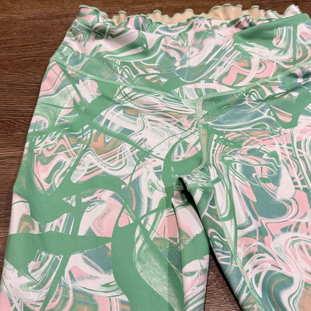 IVL Collective Floral Scalloped High Waist Leggings - Picture 4 of 8